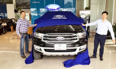 Long Biên triển khai Quy trình FGE trong lễ bàn giao xe Ford cho khách hàng tại Thanh Hóa năm 2025