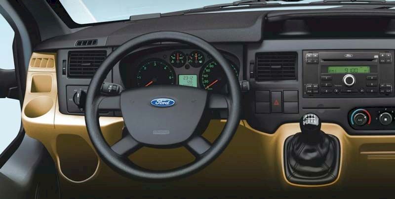 Khoang lái Ford Transit