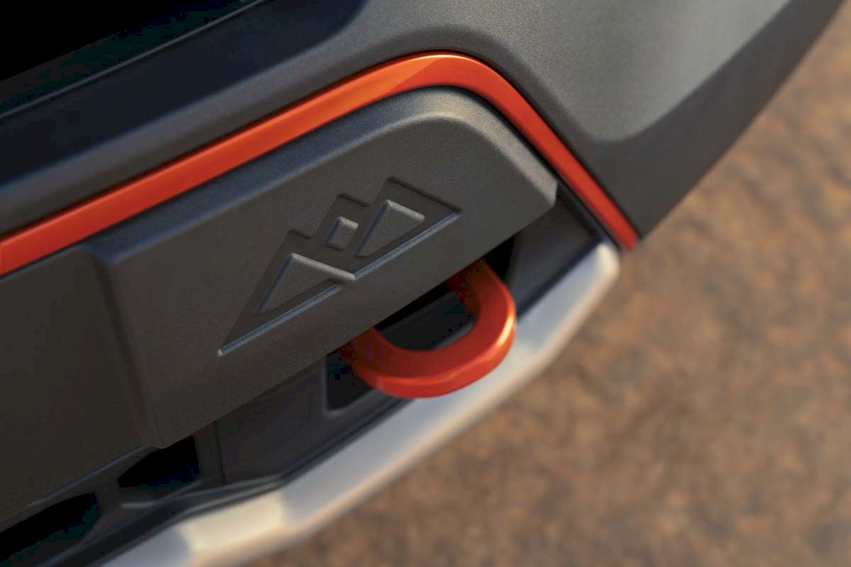 Móc kéo màu đỏ ở đầu xe